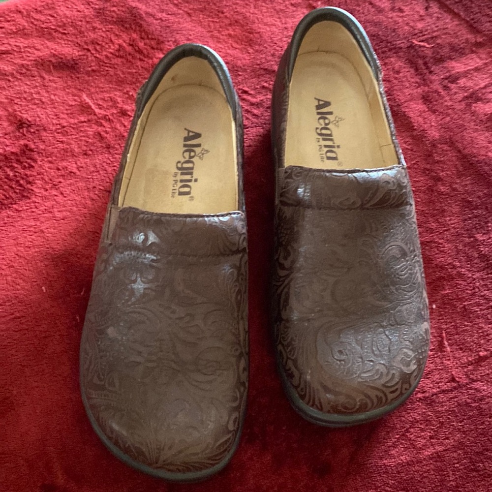 Alegria Brown Embossed Loafers